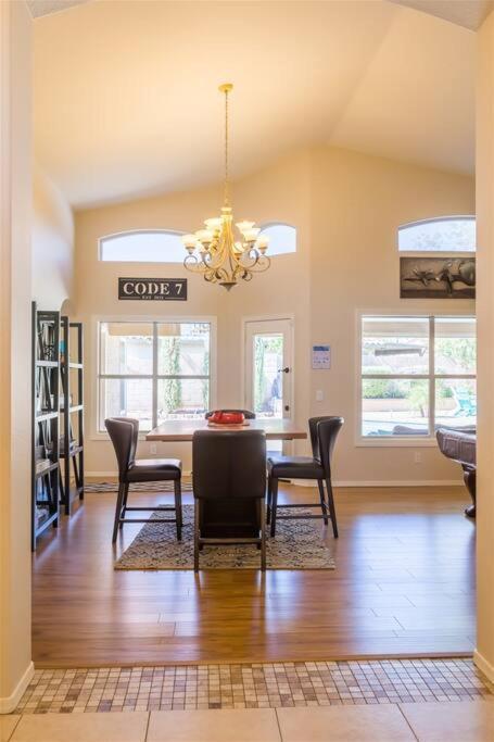 Private Paradise With Pool Heater, Spa, Billiards Avondale Exterior photo